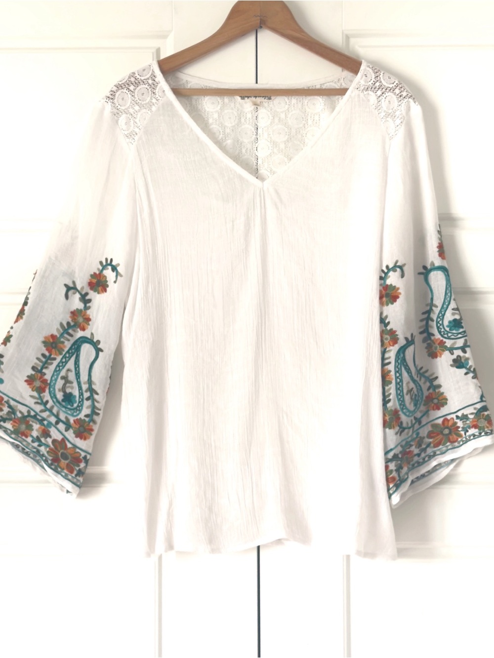 Hope Springs Floral Embroidered Tunic Blouse Womens Large White Boho Sheer Lace